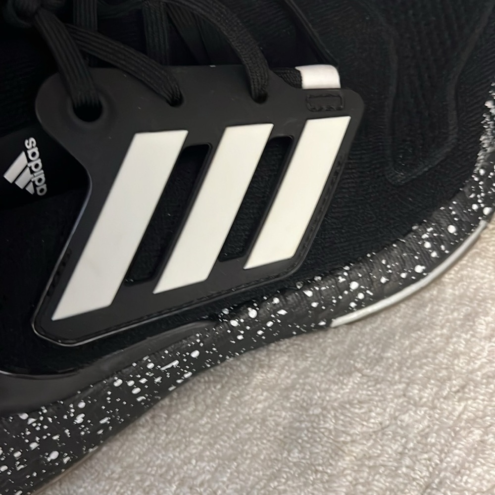 Adidas men’s tennis shoes - Picture 6 of 11